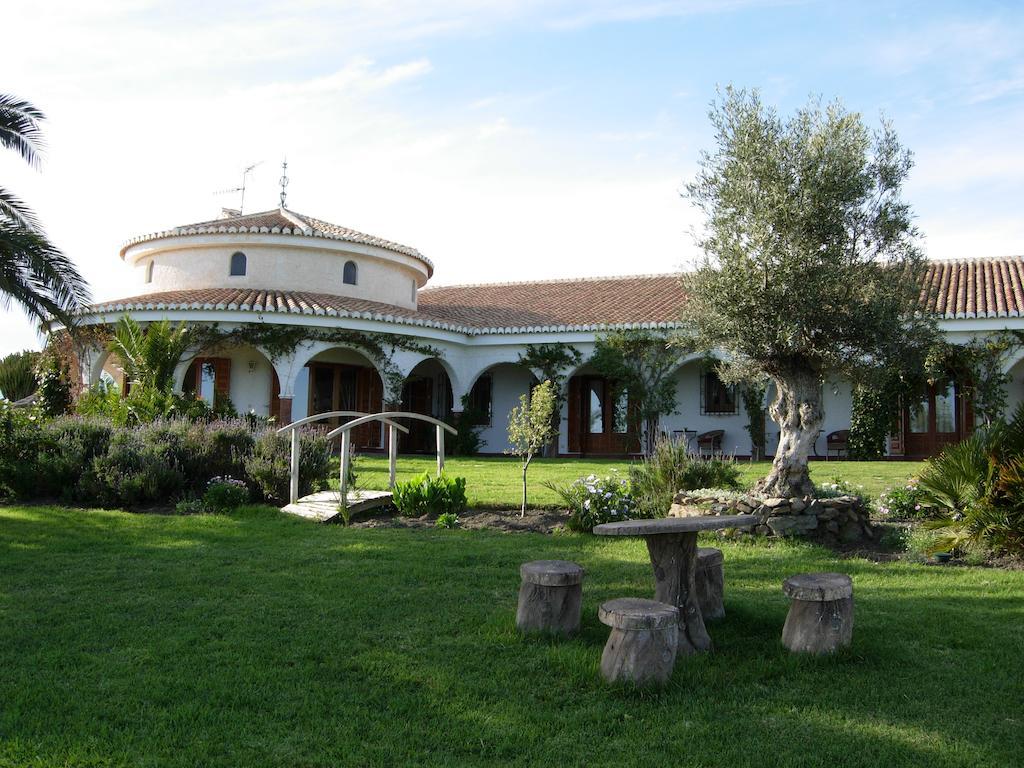 阿尔姆尼卡 Cortijo La Luna酒店 外观 照片